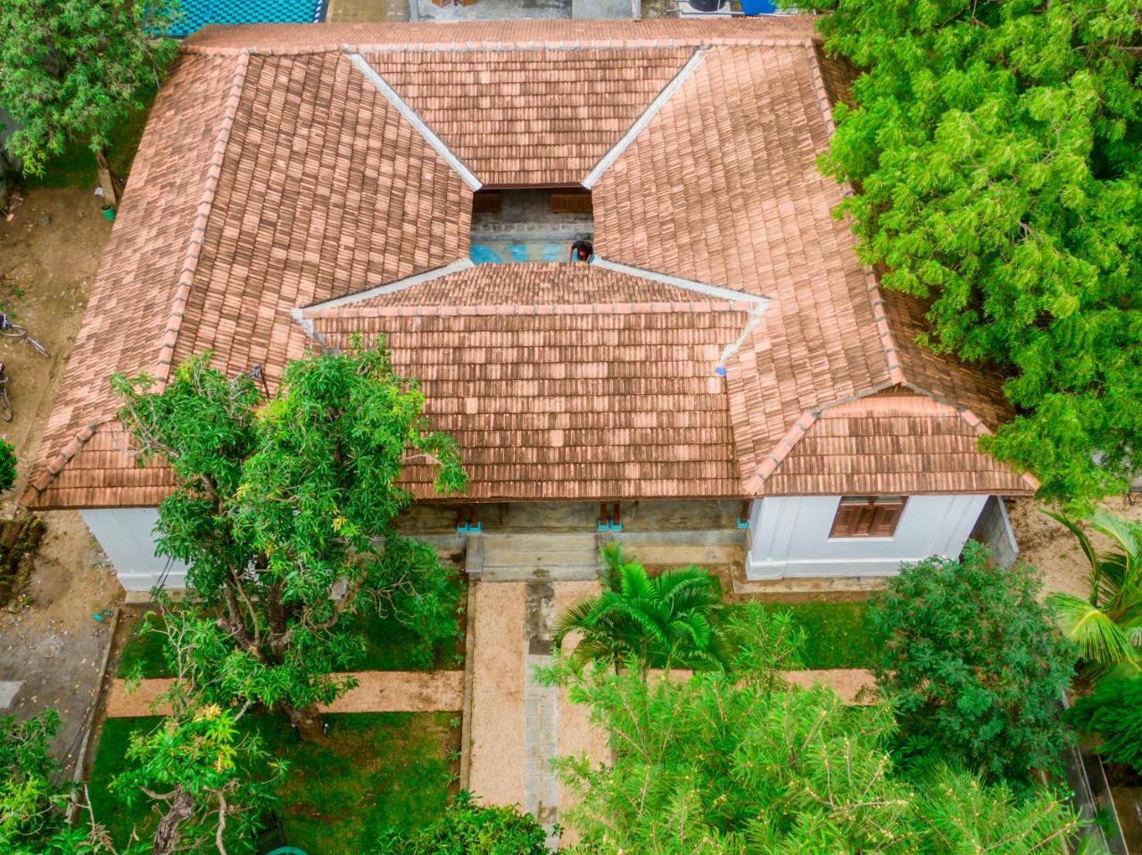 Hotel Thambu Illam Jaffna Exterior foto