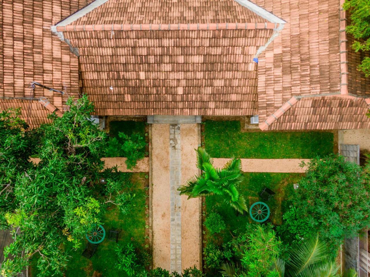 Hotel Thambu Illam Jaffna Exterior foto