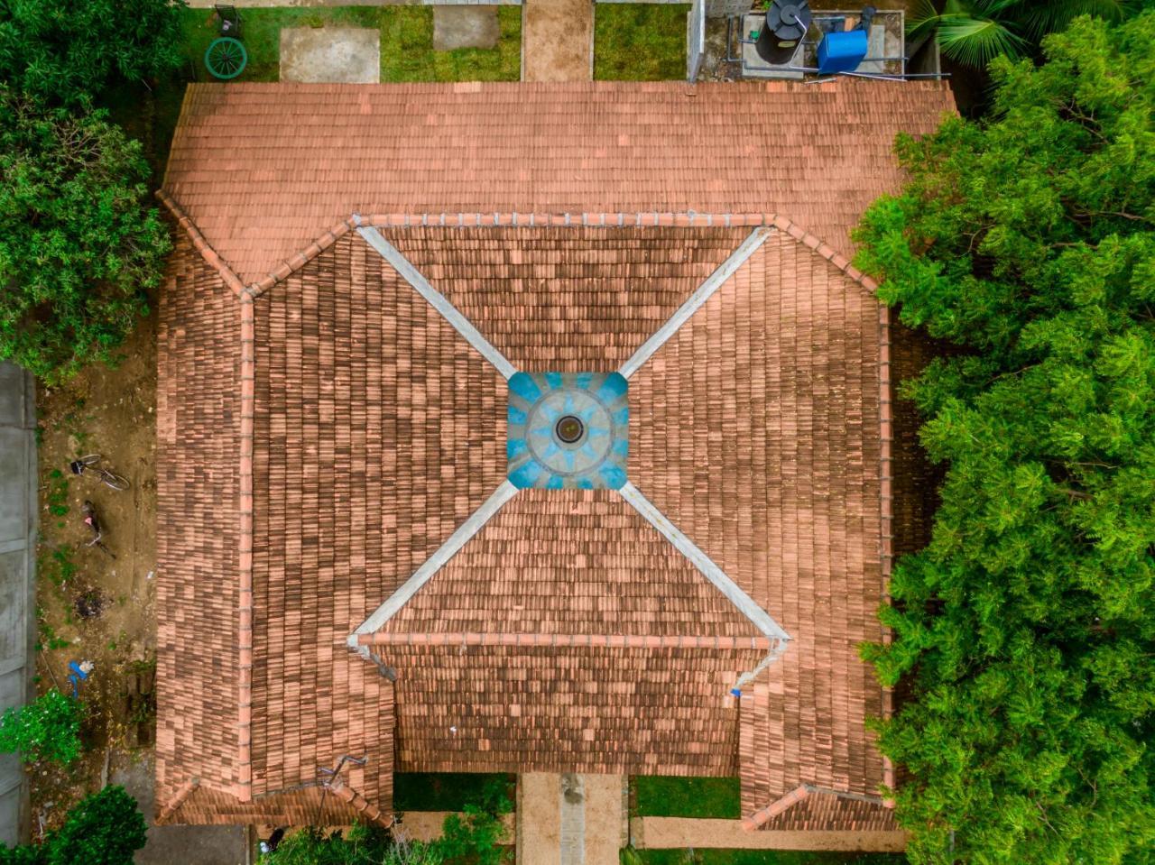 Hotel Thambu Illam Jaffna Exterior foto
